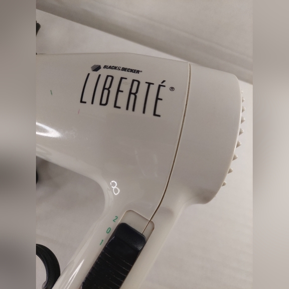 Black and Decker Liberte White Small Travel Size Women's Hair Dryer - Picture 2 of 11